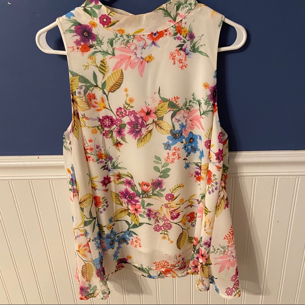 Peach Love California small high neck floral tank